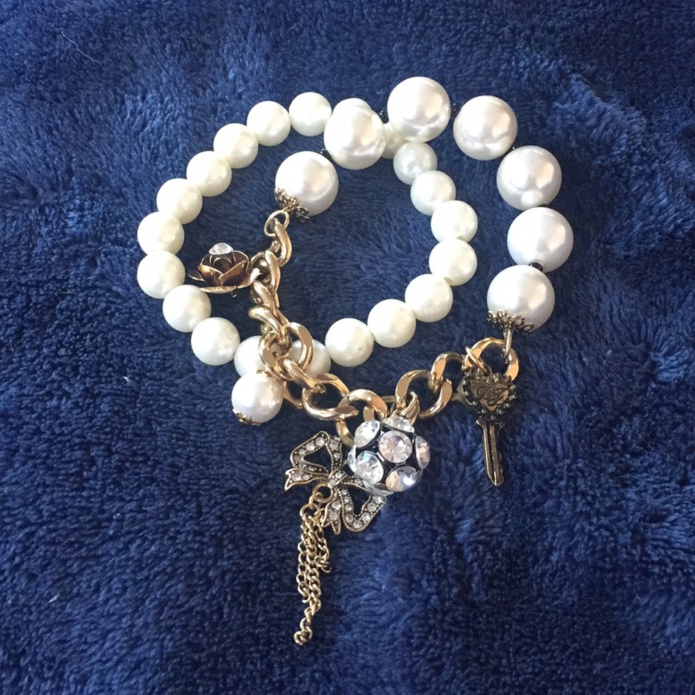 2 for $10 Bracelets ☁️🗝🎀🌺